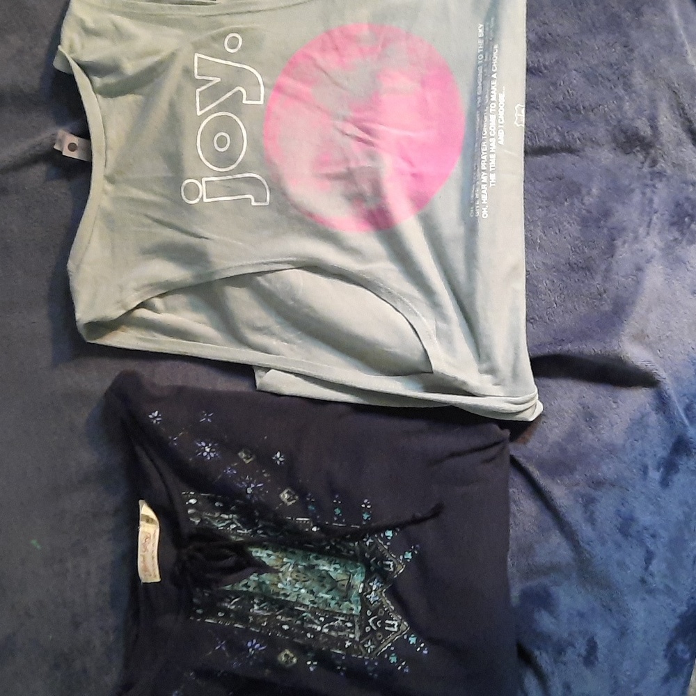 Womens long sleve shirt and tank top